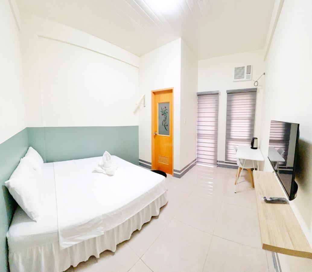 Verra Inn Tagaytay City Bagian luar foto